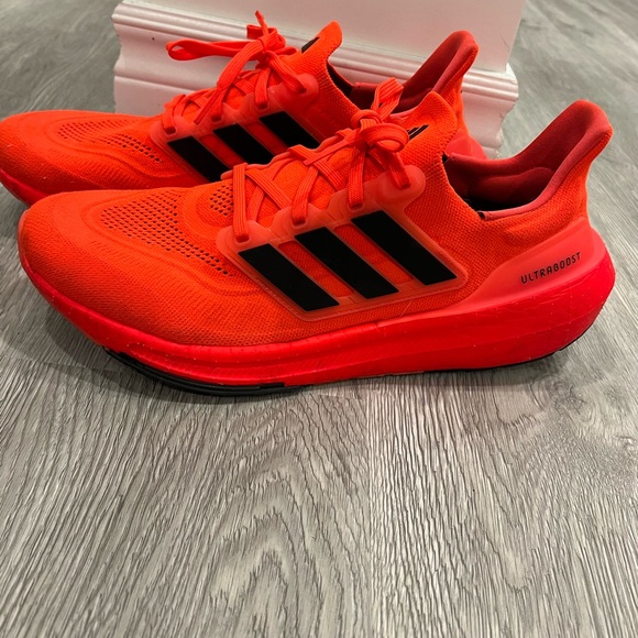 MENS ADIDAS ULTRABOOST LIGHT size 11.5 SOLAR RED - Picture 9 of 9